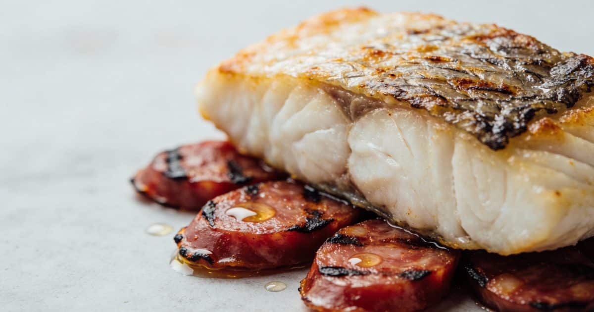 Filet de cabillaud sur lit de chorizo grillé